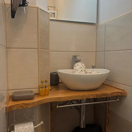 Rosa Life House Gasponi